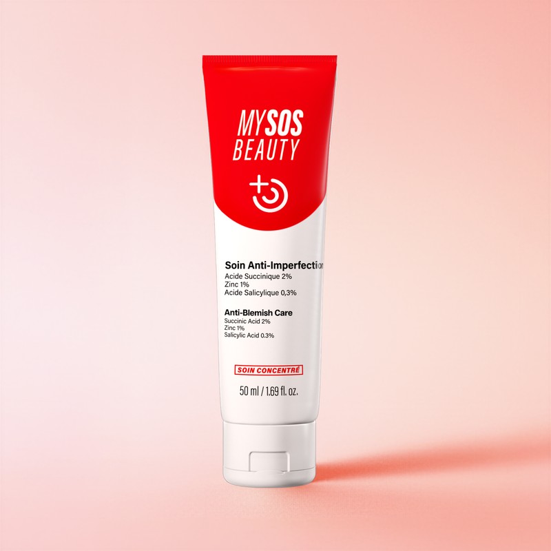 Application du Soin Actif Imperfections My SOS Beauty sur le visage