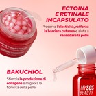 Dettaglio texture prodotti anti-età con collagene e bakuchiol