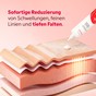 Frau trägt SOS Tensyeux Gel auf Augenfalten auf