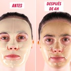 Mascarilla vitamina C desplegada lista para aplicar en el rostro