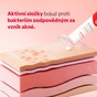 Nanášení péče proti skvrnám na problematickou pleť